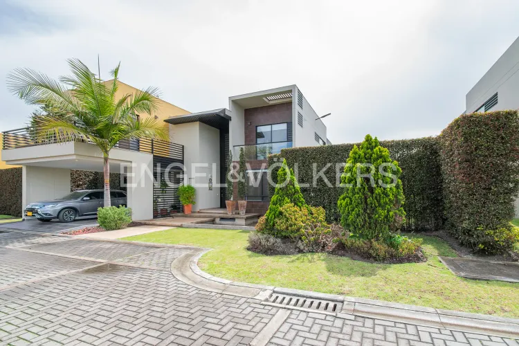 Casa de 4 alcobas en venta en Pueblo Viejo, Cota, 315 m² · foto 16 de 20