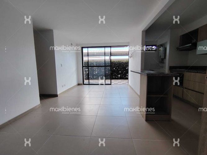 Apartamento de 3 alcobas en venta en Lomitas, La Ceja, 70 m² · foto 3 de 15