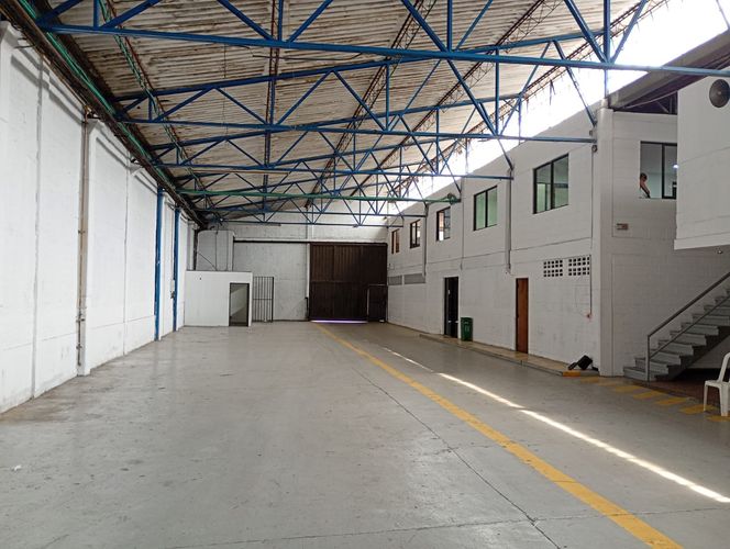 Bodega en arriendo en Los Naranjos, Itagüí, 2950 m² · foto 6 de 19