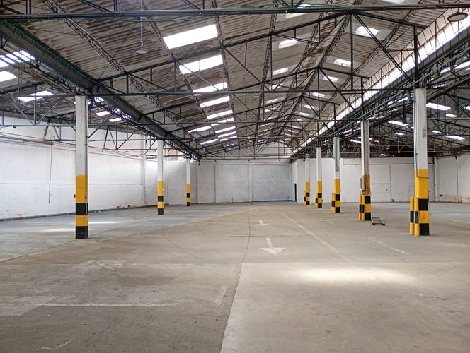 Bodega en arriendo en Los Naranjos, Itagüí, 2950 m² · foto 2 de 19