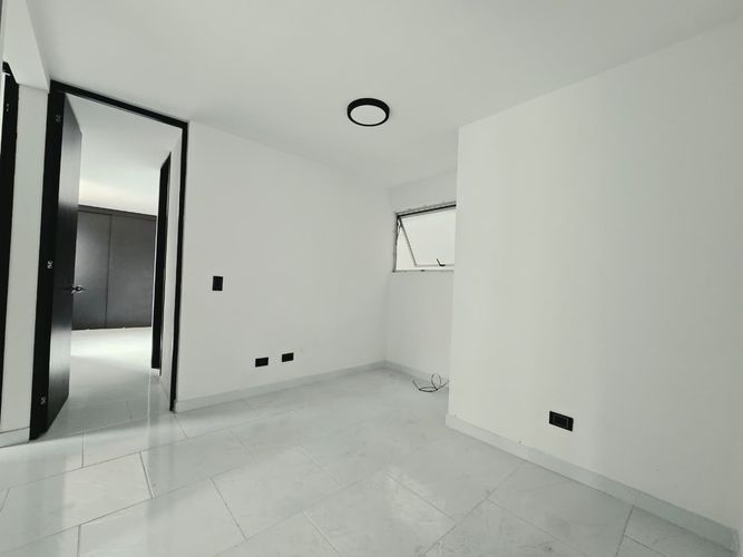Apartamento de 3 alcobas en venta en Belén, Medellín, 82 m² · foto 16 de 18