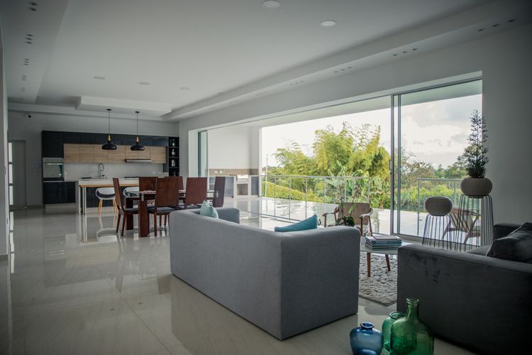 Casa de 4 alcobas en venta en Tribunas Corcega, Pereira, 1874 m² · foto 2 de 14