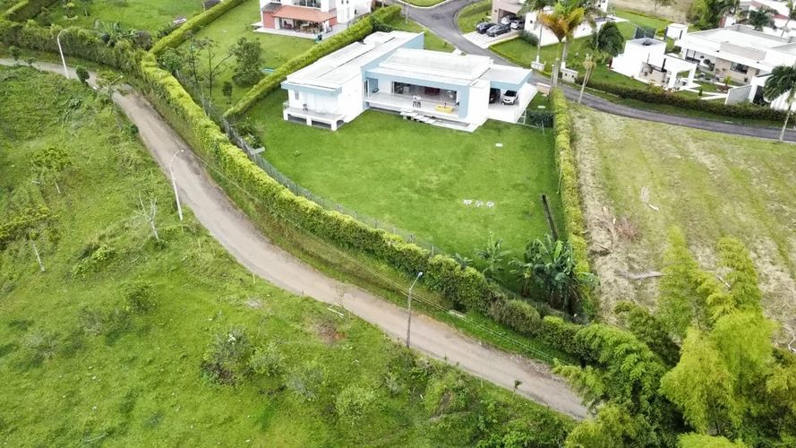 Casa de 4 alcobas en venta en Tribunas Corcega, Pereira, 1874 m² · foto 12 de 14