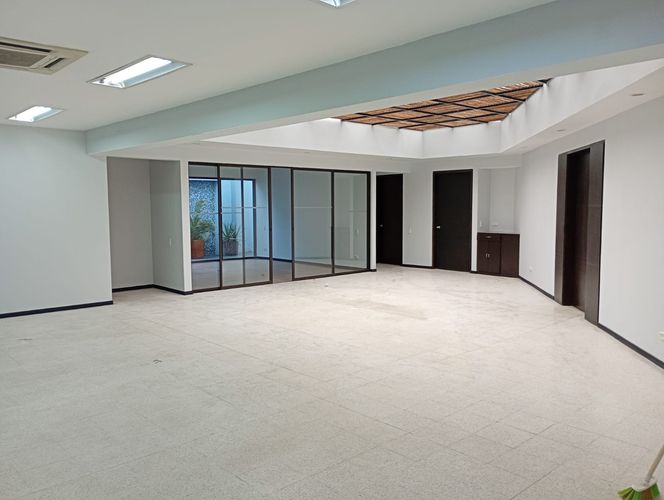 Bodega en arriendo en Cristo Rey, Medellín, 1430 m² · foto 15 de 19