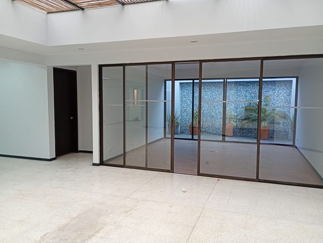 Bodega en arriendo en Cristo Rey, Medellín, 1430 m² · foto 11 de 19