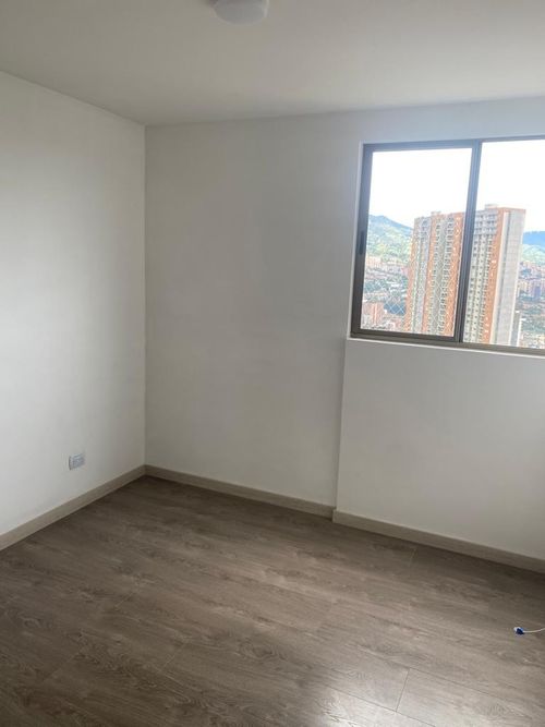 Apartamento de 3 alcobas en venta en Entreamigos, Sabaneta, 73 m² · foto 3 de 7