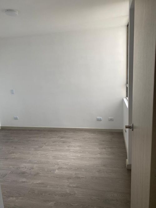 Apartamento de 3 alcobas en venta en Entreamigos, Sabaneta, 73 m² · foto 4 de 7