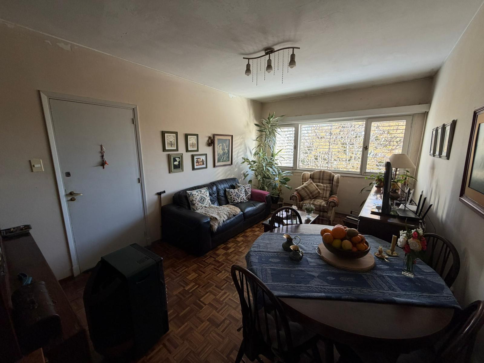 ARQ LAMARO. SOLIDA CONSTRUCCIÓN MUY FUNCIONAL . AMBIENTES COMODOS