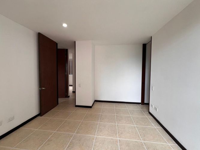 Apartamento de 3 alcobas en arriendo en El Poblado, Medellín, 89 m² · foto 5 de 14