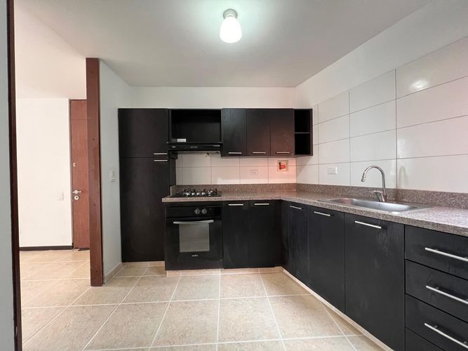 Apartamento de 3 alcobas en arriendo en El Poblado, Medellín, 89 m² · foto 4 de 14
