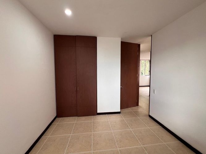 Apartamento de 3 alcobas en arriendo en El Poblado, Medellín, 89 m² · foto 12 de 14