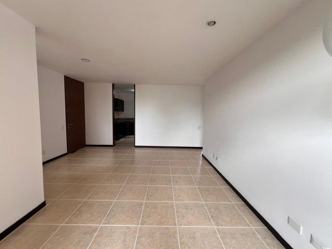 Apartamento de 3 alcobas en arriendo en El Poblado, Medellín, 89 m² · foto 9 de 14