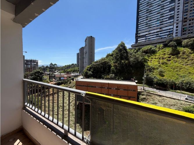 Apartamento de 3 alcobas en venta en Loma De San Jose, Sabaneta, 60 m² · foto 5 de 24