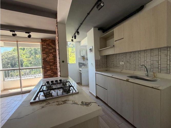 Apartamento de 3 alcobas en venta en Loma De San Jose, Sabaneta, 60 m² · foto 7 de 24