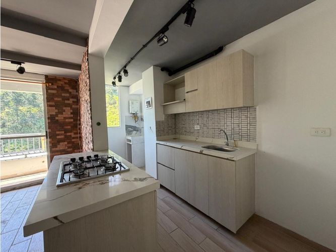 Apartamento de 3 alcobas en venta en Loma De San Jose, Sabaneta, 60 m² · foto 10 de 24