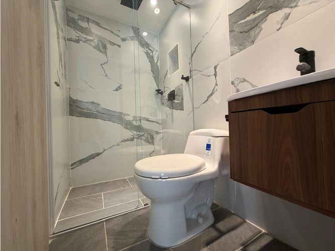 Apartamento de 3 alcobas en venta en Loma De San Jose, Sabaneta, 60 m² · foto 12 de 24