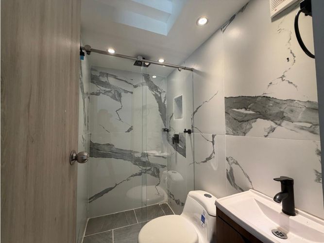 Apartamento de 3 alcobas en venta en Loma De San Jose, Sabaneta, 60 m² · foto 14 de 24
