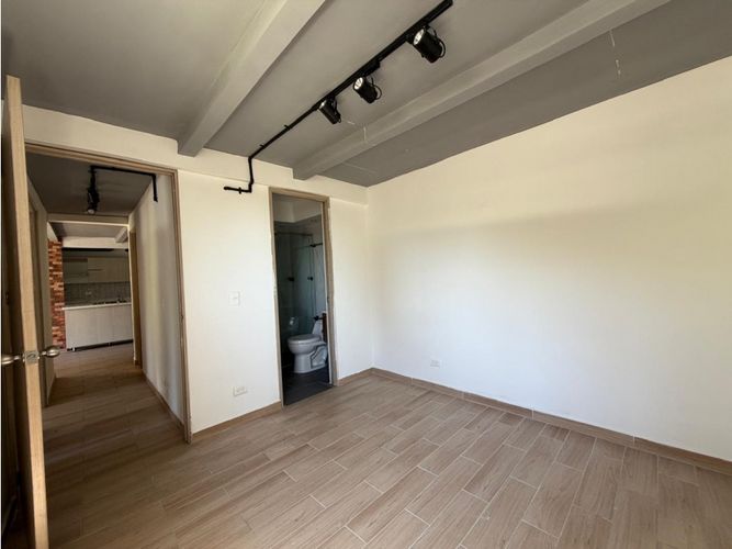 Apartamento de 3 alcobas en venta en Loma De San Jose, Sabaneta, 60 m² · foto 21 de 24