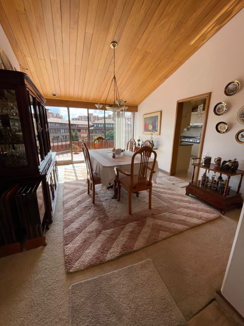 Apartamento de 4 alcobas en venta en La Carolina, Bogotá, 280 m² · foto 8 de 24