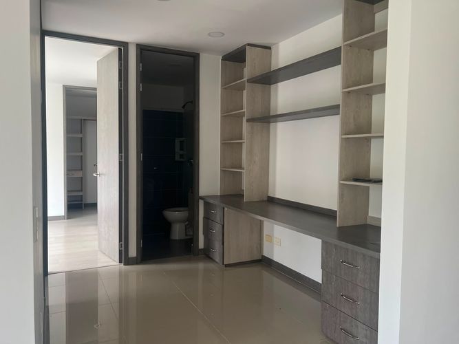 Apartamento de 2 alcobas en arriendo en Camino Verde, Envigado, 68 m² · foto 7 de 14