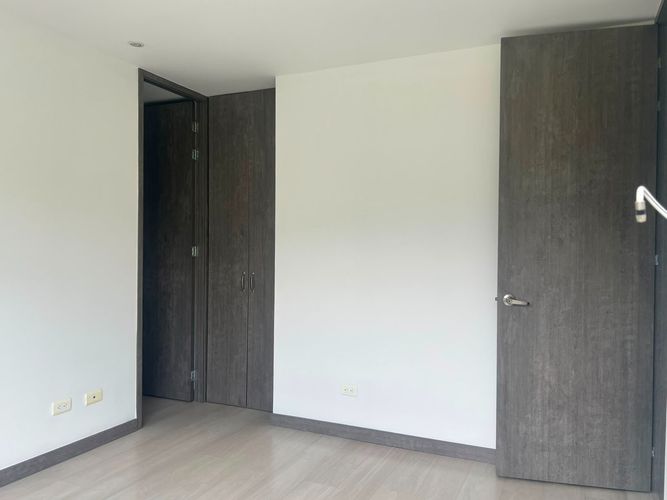 Apartamento de 2 alcobas en arriendo en Camino Verde, Envigado, 68 m² · foto 6 de 14