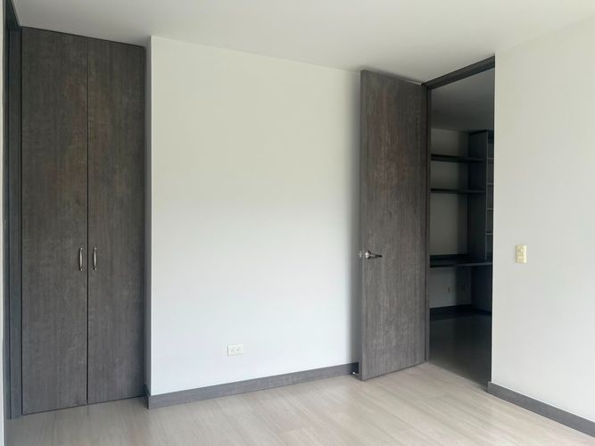 Apartamento de 2 alcobas en arriendo en Camino Verde, Envigado, 68 m² · foto 12 de 14