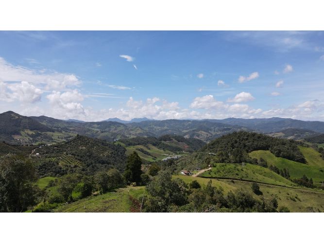 Lote en venta en Llanadas, La Ceja, 1500 m² · foto 4 de 10