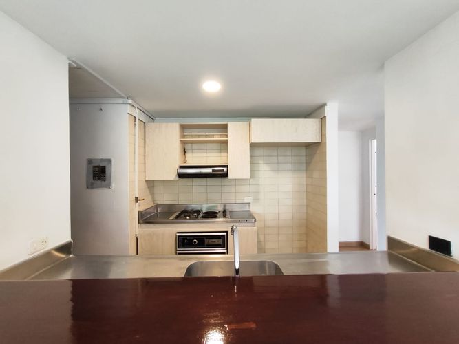 Apartamento de 2 alcobas en arriendo en Los Naranjos, Medellín, 101 m² · foto 2 de 21