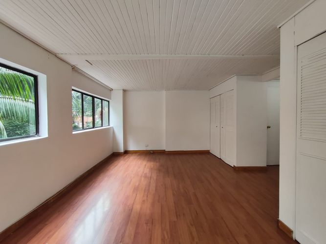 Apartamento de 2 alcobas en arriendo en Los Naranjos, Medellín, 101 m² · foto 7 de 21