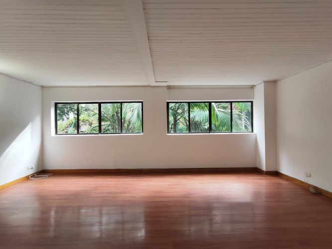 Apartamento de 2 alcobas en arriendo en Los Naranjos, Medellín, 101 m² · foto 9 de 21