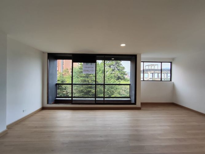 Apartamento de 2 alcobas en arriendo en Los Naranjos, Medellín, 101 m² · foto 11 de 21