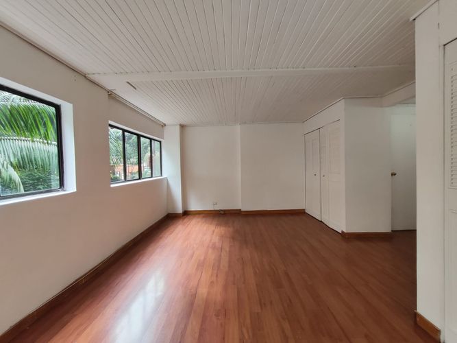 Apartamento de 2 alcobas en arriendo en Los Naranjos, Medellín, 101 m² · foto 13 de 21