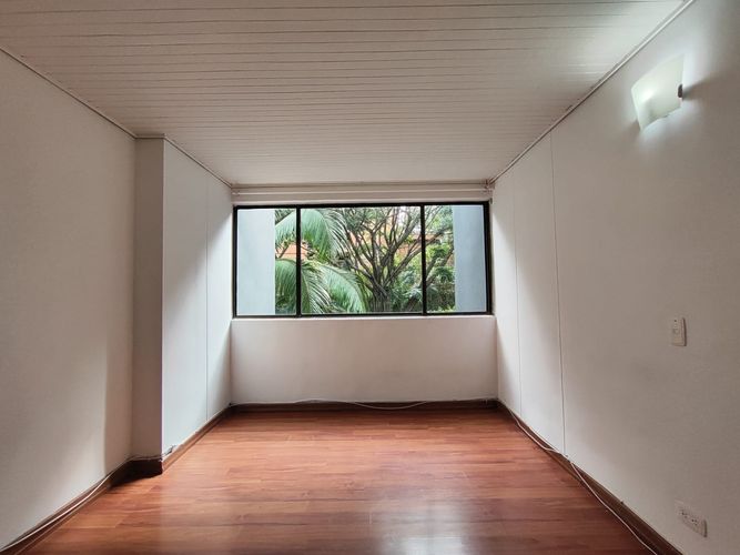 Apartamento de 2 alcobas en arriendo en Los Naranjos, Medellín, 101 m² · foto 17 de 21