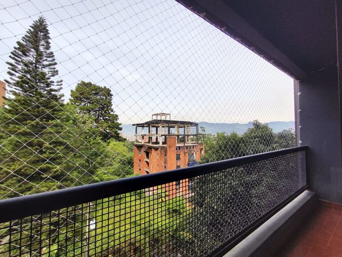 Apartamento de 2 alcobas en arriendo en Los Naranjos, Medellín, 101 m² · foto 18 de 21