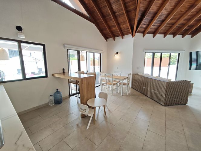Casa de 3 alcobas en venta en Ricaurte, 438 m² · foto 9 de 24