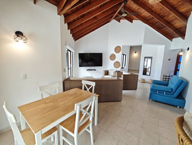 Casa de 3 alcobas en venta en Ricaurte, 438 m² · foto 13 de 24