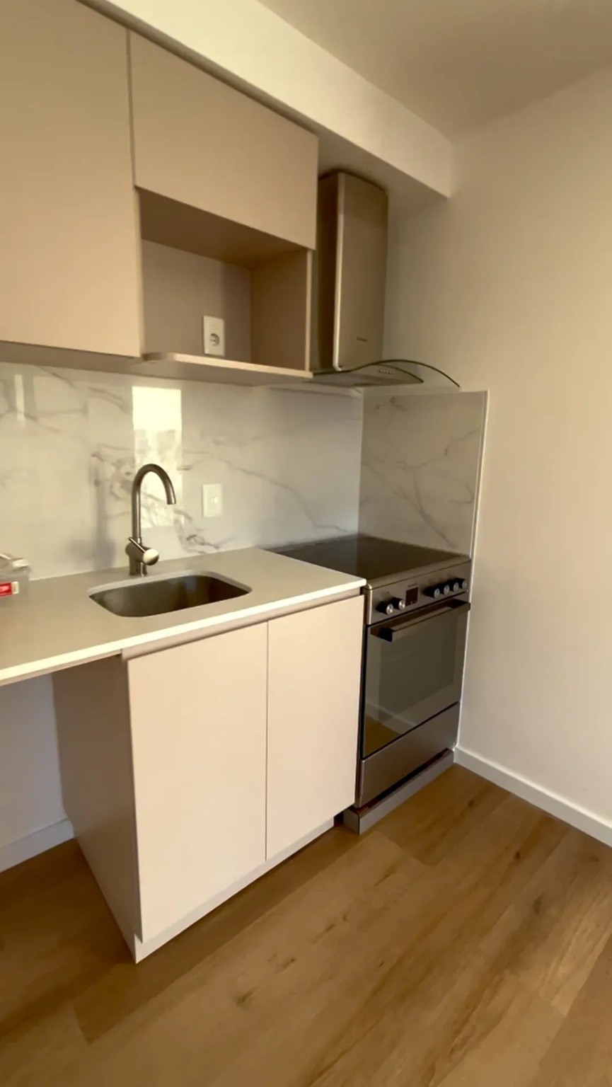 ALQUILER EN TRES CRUCES, EDIFICIO NUEVO, 1 DORMITORIO, BALCON, PORTERIA 24HS, SUM, LAVADERO · Foto 5