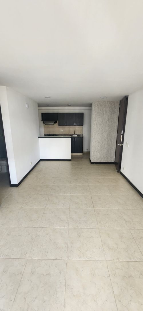 Apartamento de 3 alcobas en arriendo en Villa Carlota, Medellín, 67 m² · foto 5 de 13