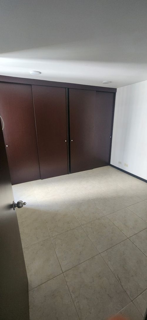 Apartamento de 3 alcobas en arriendo en Villa Carlota, Medellín, 67 m² · foto 11 de 13
