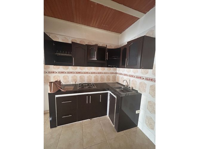 Casa de 7 alcobas en venta en Centro, Armenia, 140 m² · foto 11 de 17