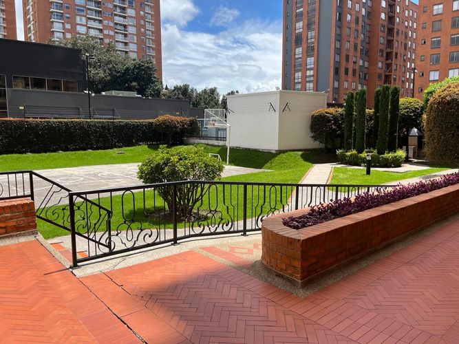 Apartamento de 3 alcobas en venta en Colina Campestre, Bogotá, 133 m² · foto 3 de 21