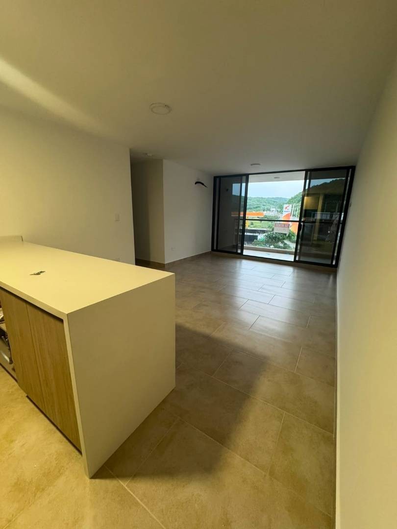 Apartamento en venta en Lagos Del Caujaral, Puerto Colombia · foto 3 de 24