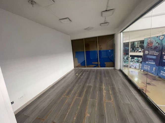 Local en arriendo en El Poblado, Medellín, 36 m² · foto 10 de 18