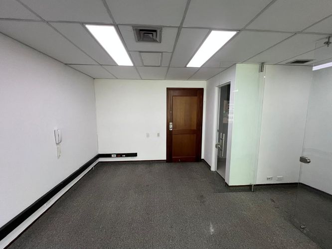 Oficina en arriendo en El Poblado, Medellín, 42 m² · foto 7 de 11