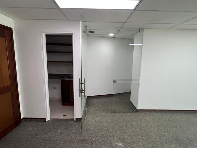 Oficina en arriendo en El Poblado, Medellín, 42 m² · foto 6 de 11