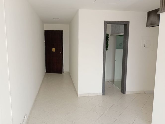 Oficina en arriendo en El Poblado, Medellín, 36 m² · foto 7 de 9