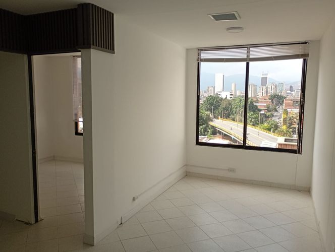 Oficina en arriendo en El Poblado, Medellín, 36 m² · foto 6 de 9