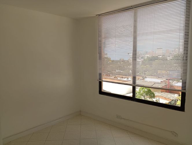 Oficina en arriendo en El Poblado, Medellín, 36 m² · foto 8 de 9