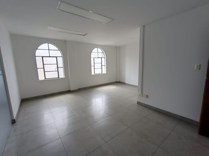 Oficina en arriendo en Versalles, Manizales, 43 m² · foto 2 de 8