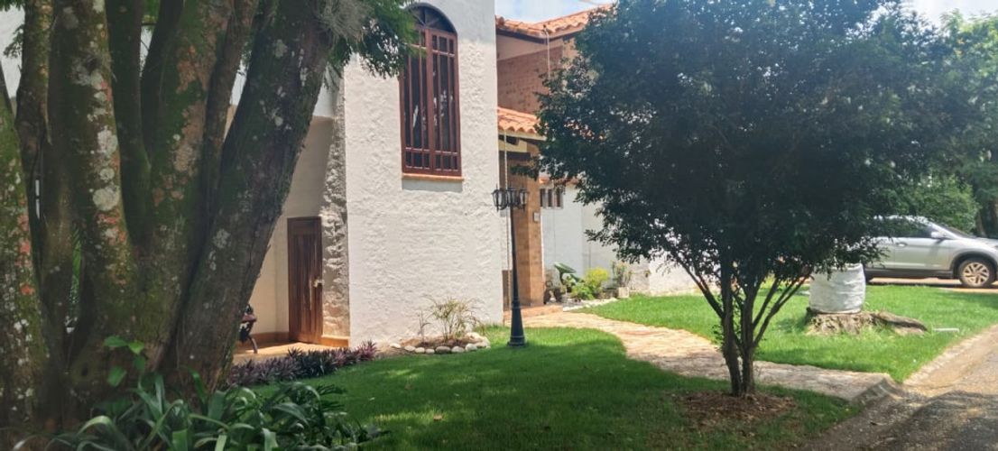 Casa de 4 alcobas en venta en Pance, Cali, 435 m² · foto 2 de 24